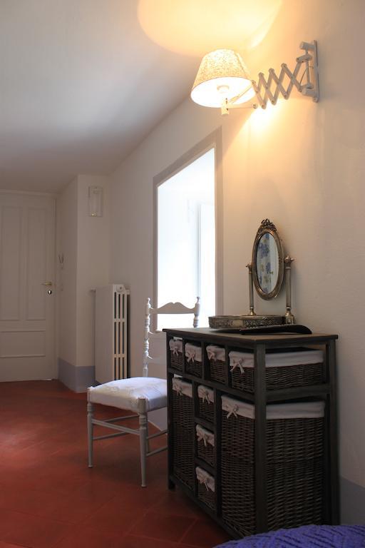Seven-Bedroom House,122649565:JPEG