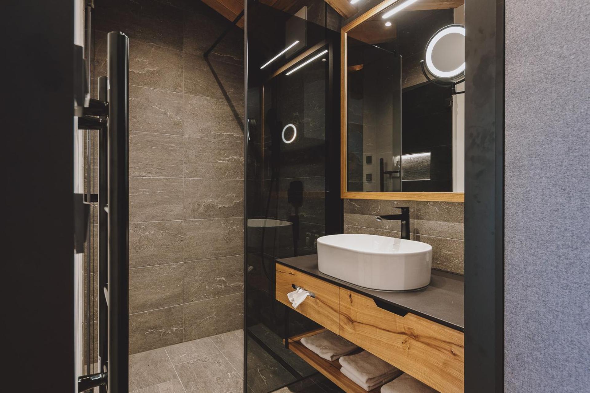 Panorama Three-Bedroom Chalet Sauna