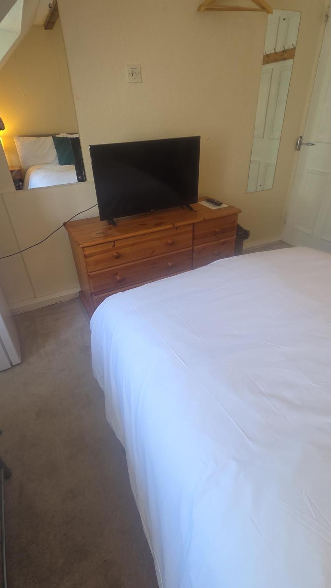 Double Room Private Bathroom