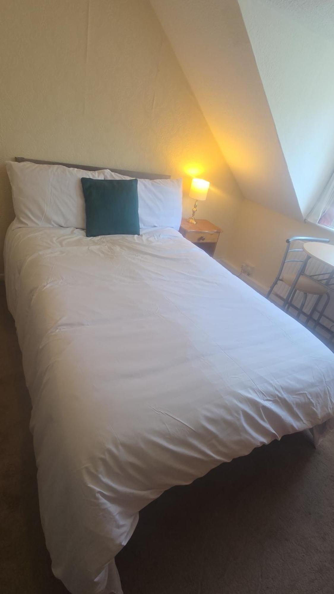 Double Room Private Bathroom