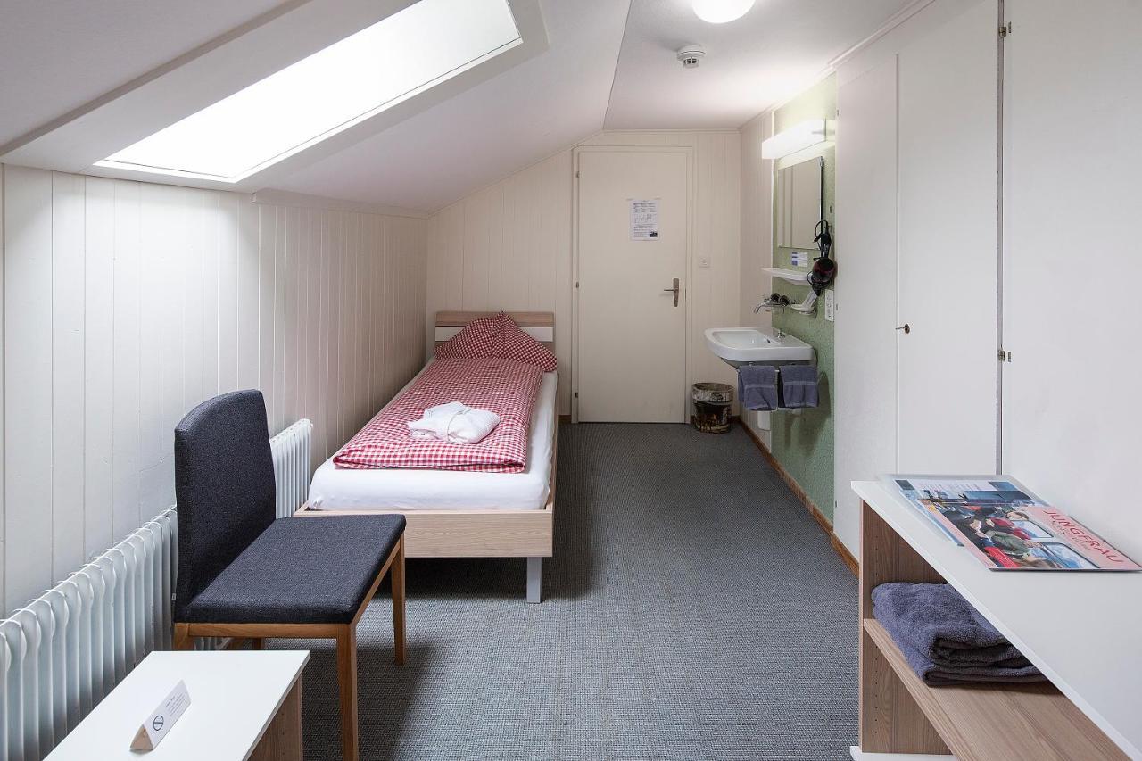 Basic Doppel-/Zweibettzimmer mit Gemeinschaftsbad