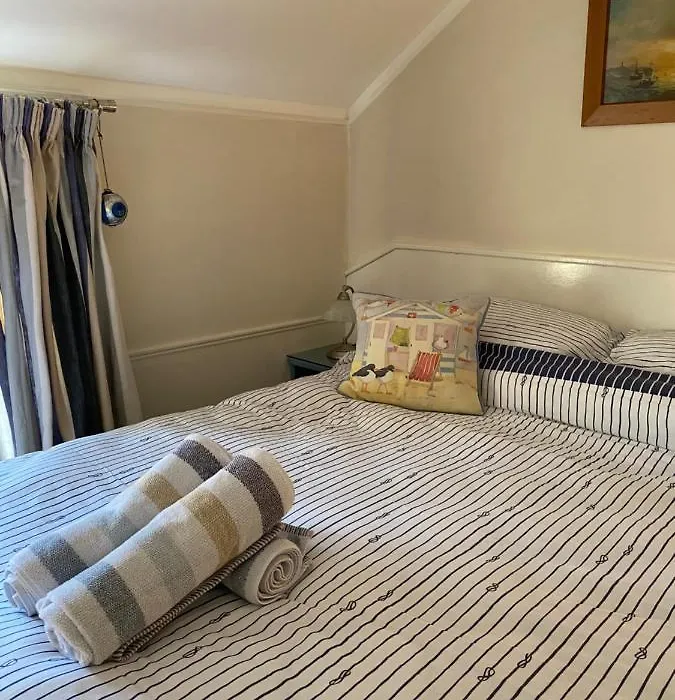 Bolthole Cottage-1
