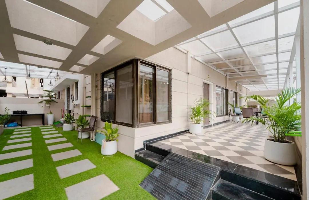 The Retreat-Glasshouse Bungalow-1