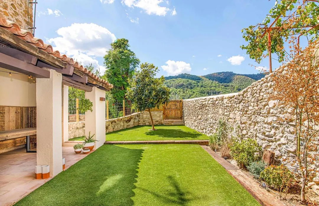 El Molino de Besalú Casa con jardín-1