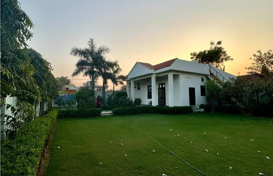 Serene Farmhouse Escape In Agra-1