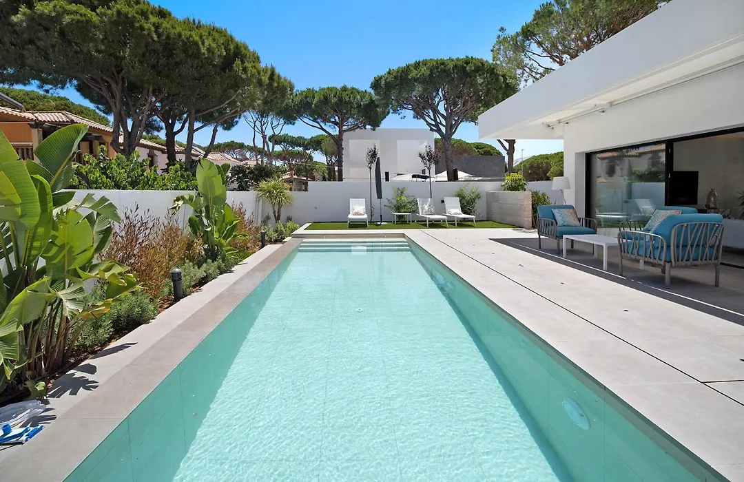 Lola Sea Villa-1