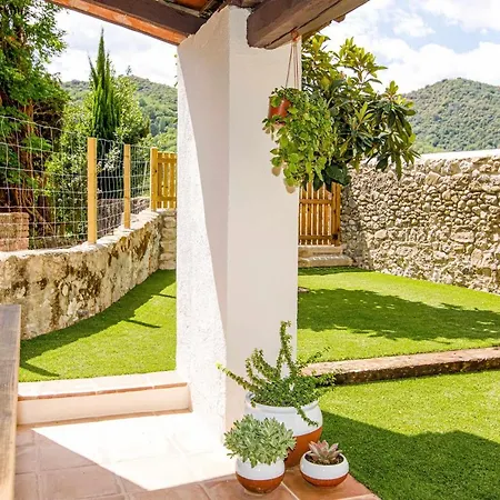 El Molino de Besalú Casa con jardín-2