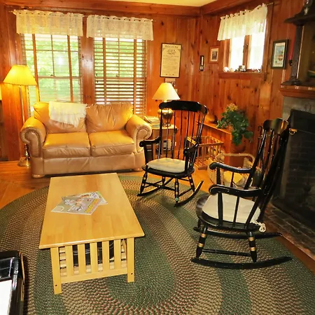 Cranmore Mountain Lodge Bed & Breakfast-2