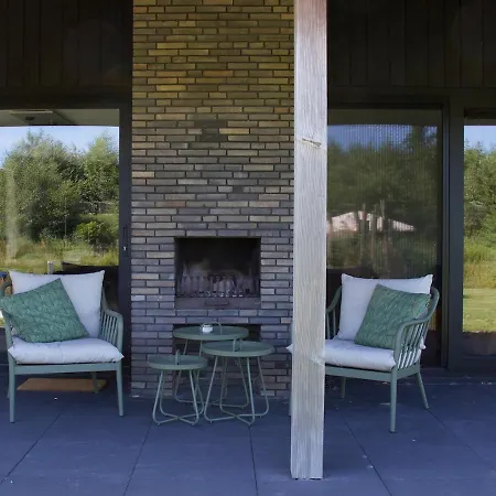 Luxe stijlvolle 8-persoonsvilla aan water&bos-2