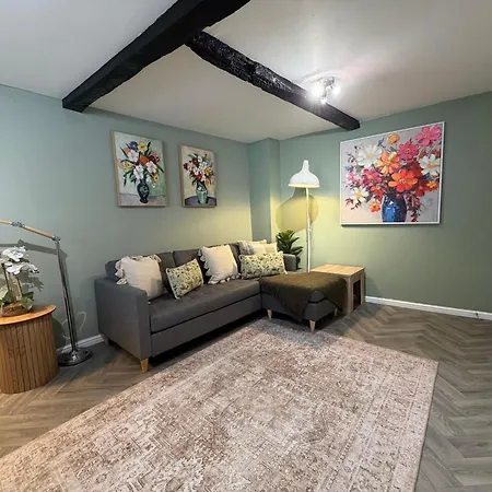 Millers Cottage With Free Allocated Parking-2