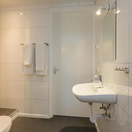 Vakantiehuis 6 en 12 personen, Vroondijk in Vrouwenpolder-3