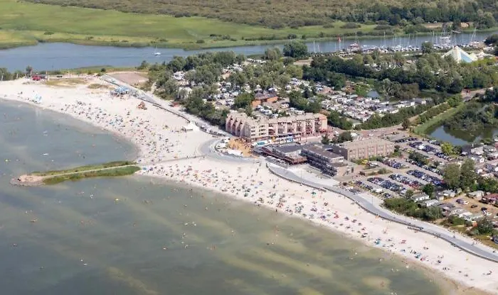 Strandhotel: Appartement Makkum Aan Het Strand
