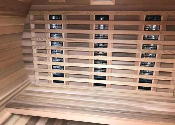 Villa Felix With Sauna In