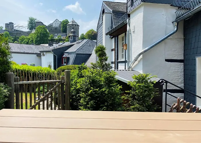 Holiday House Burgblick1 With Terrace - Vosproperties