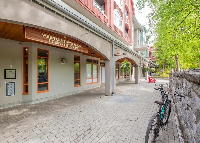 Eagle Lodge By Outpost Whistler