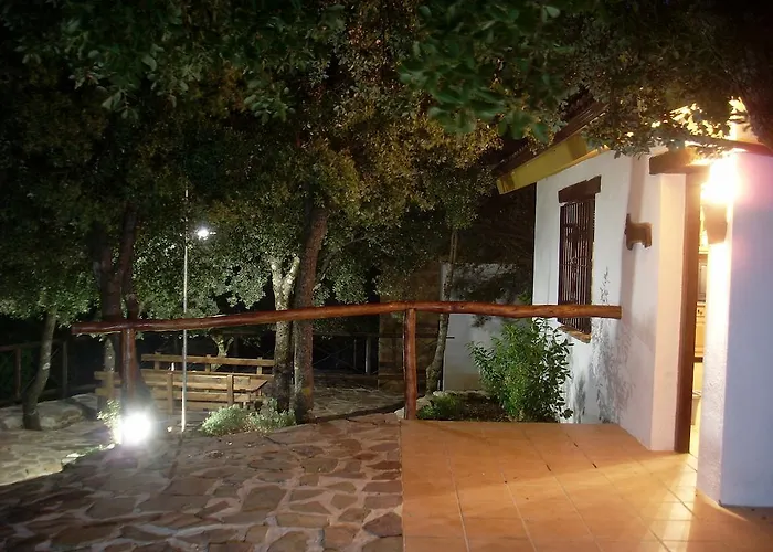 Villa con piscina: Casas Rurales Cortijos el Encinar