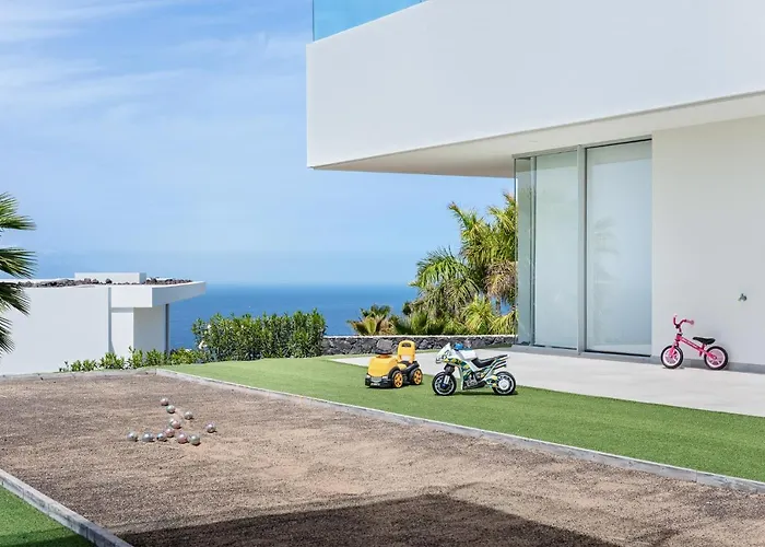 KARAT Villa Zambrano - INCLUDES GOLF CART