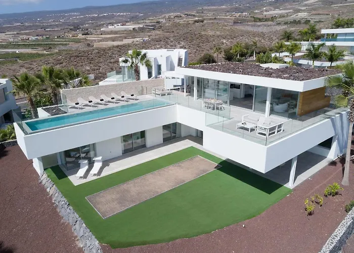 KARAT Villa Zambrano - INCLUDES GOLF CART