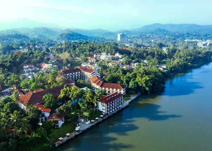 Hotels with tennis Mahaweli Reach