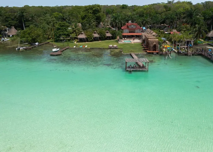 Hotel cerca del colegio: Hotel CasaBakal - A pie de Laguna - Bacalar
