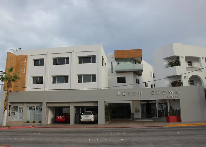  Seven Crown Express & Suites By Kavia