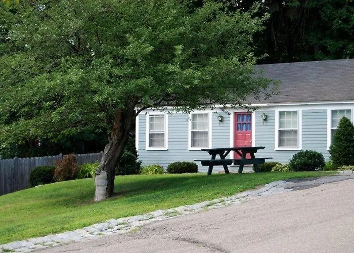 Motel: Oxen Yoke Motel