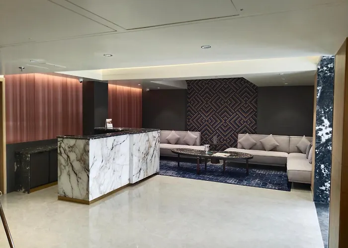 Cheap hotel: Crystal Inn