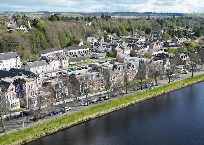 Family Hotel: Glen Mhor Hotel At Uile-Bheist 'Brewstillery'