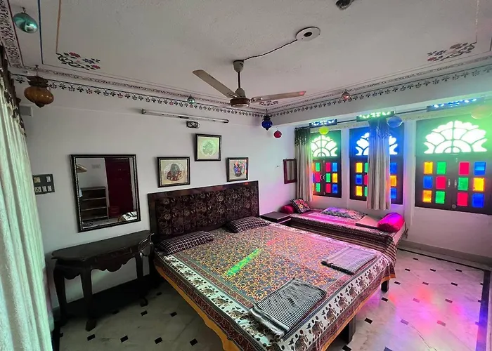 Nukkad Guest House Near Lake Pichola