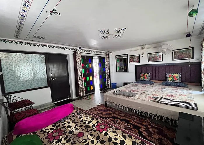 Nukkad Guest House Near Lake Pichola