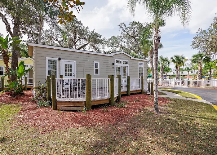 Tropical Palms Resort & Campground