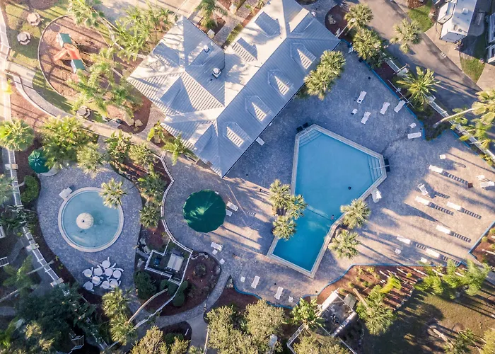 Tropical Palms Resort & Campground