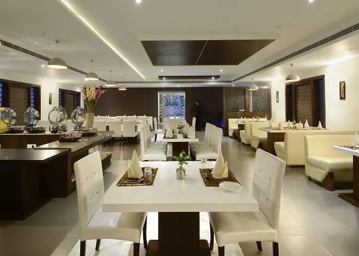 Cheap hotel: The Taj Vilas