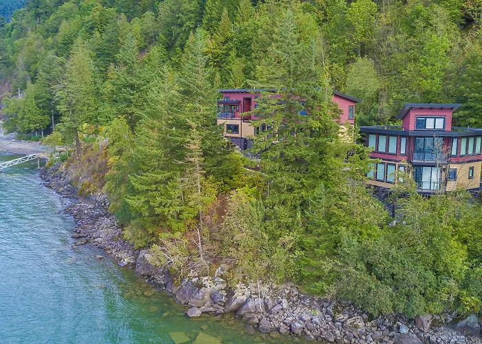 Togo villas On Harrison Lake