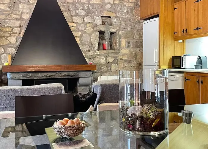 El Vilarot. La casa de piedra en la naturaleza.