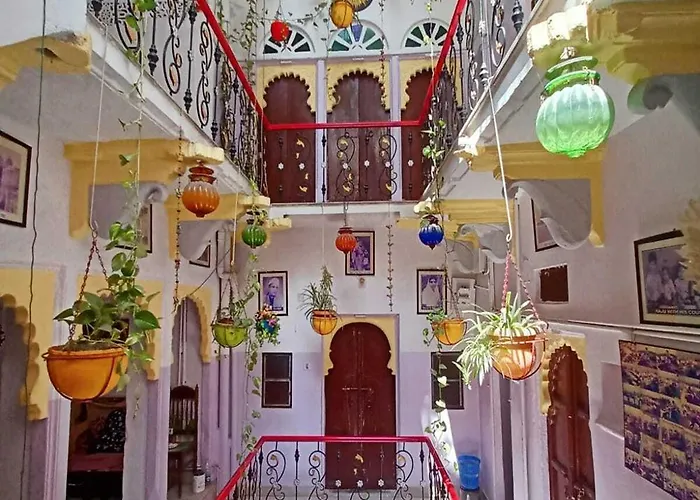Nukkad Guest House Near Lake Pichola