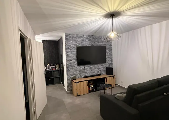 Hotel pres du College: Grand Studio bien situé