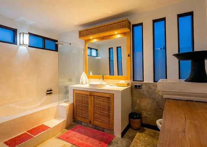 Pet Friendly hotel: Villa Frangipani Seminyak