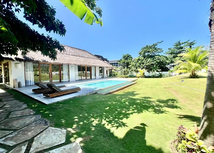 Peninsula Bay Resort