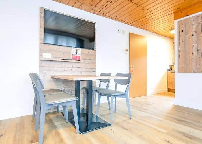 First - Aare Jungfrau AG