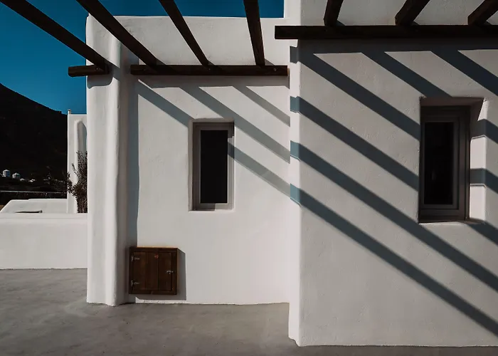 Bianco Diverso Suites