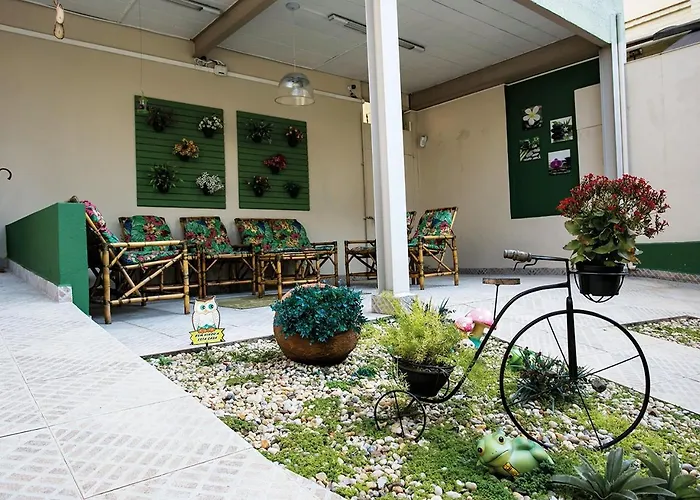 Alojamento com o café da manhã Apenas: Hospedaria Lumo Domo Praça da Árvore