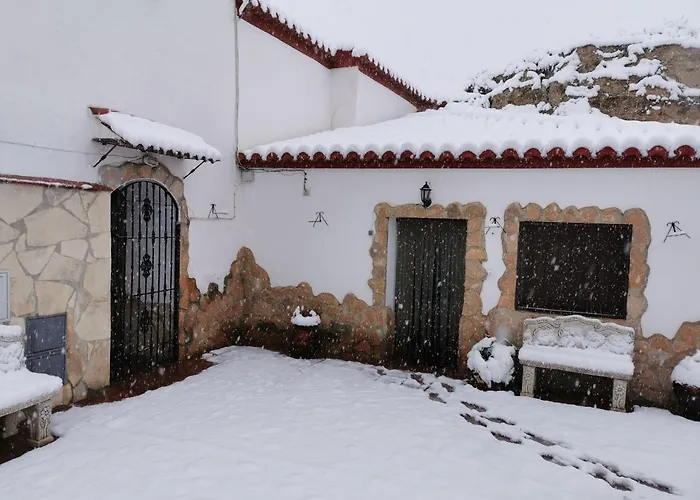  Cuevas De María